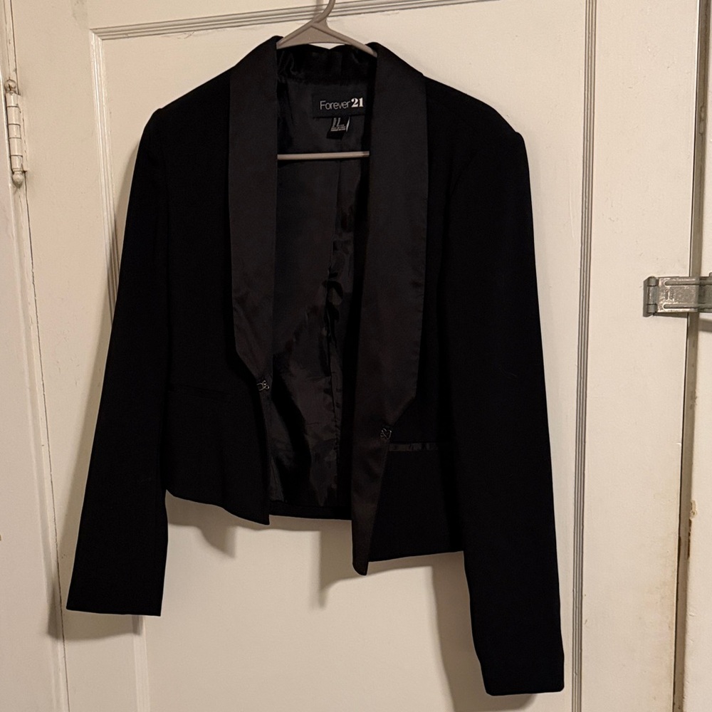 Forever 21 Elegant Black Blazer